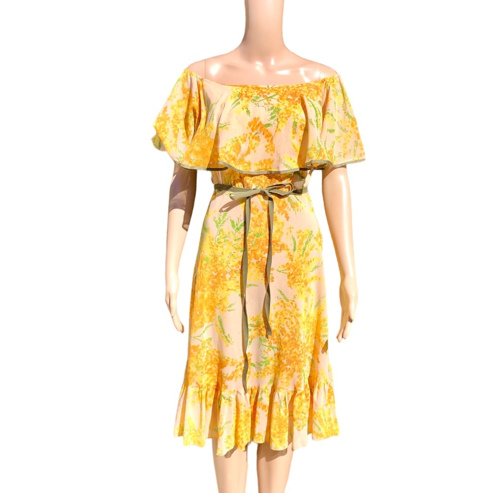 Valentino yellow floral dress with ruffles Wear on or off shoulders sz 8 R.E.D.